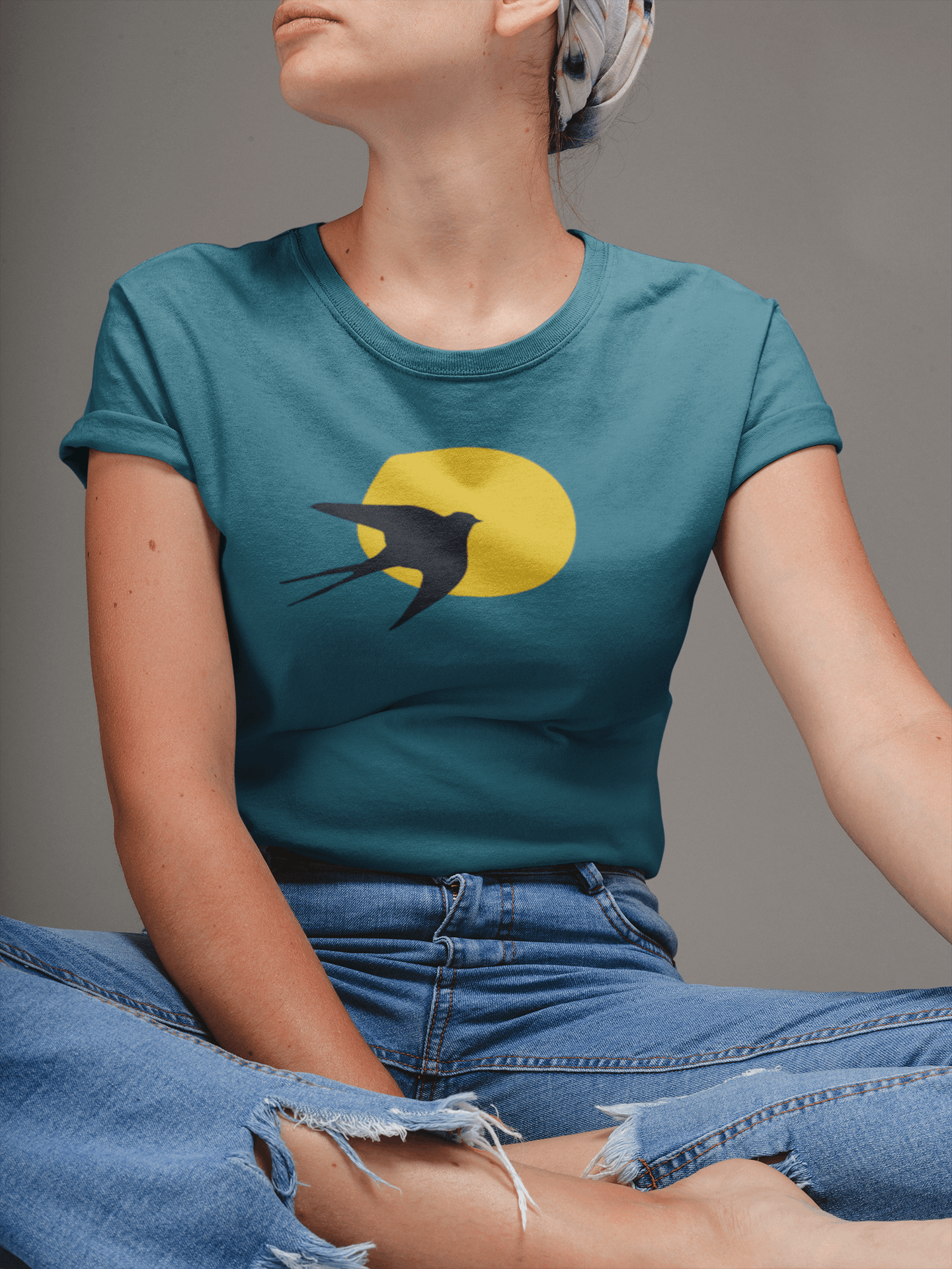 Unisex organic t-shirt with a Portuguese Andorinha swallow print, blending sustainability and cultural symbolism. Comfortable and stylish for everyday wear.