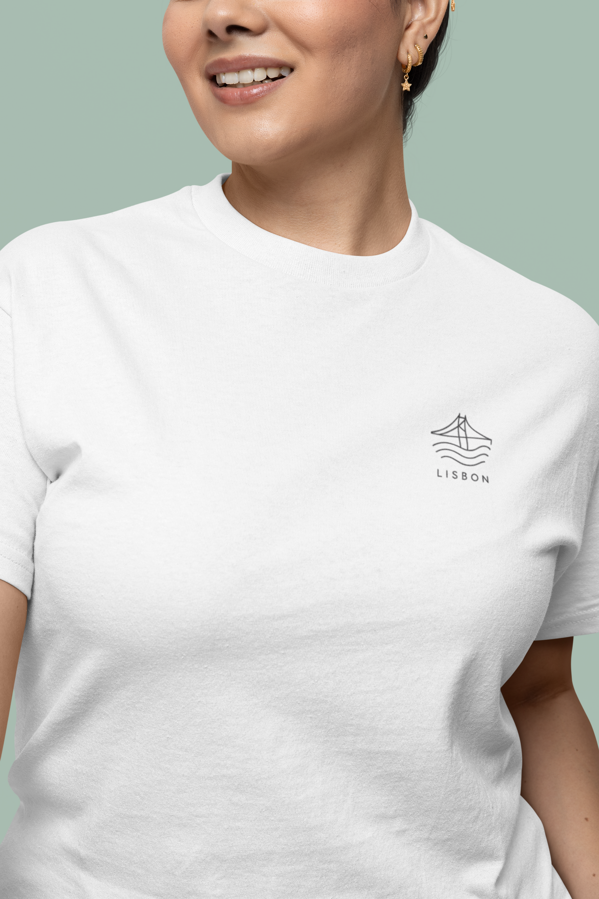Unisex shirt representing Lisbon in clean design.
