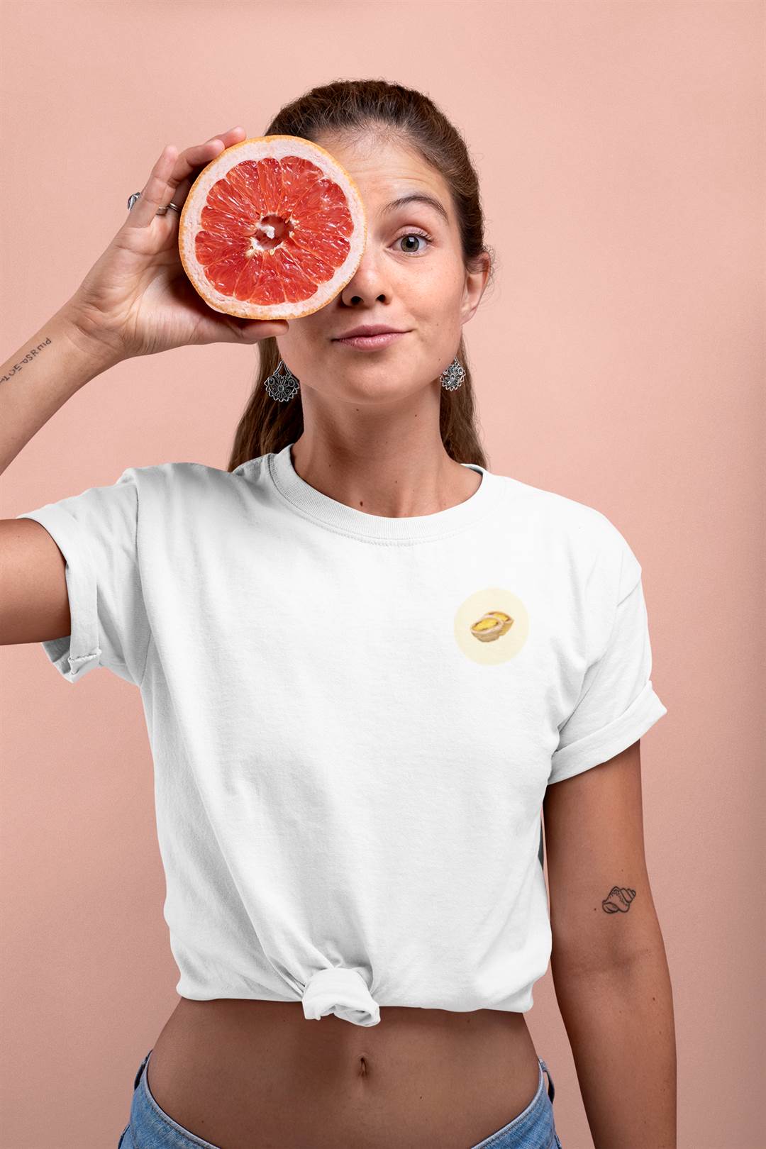 Women's Lisbon Style T-Shirt in white with a minimalist Pastel de Nata design, made from organic cotton. Casual and stylish Portuguese-inspired fashion.