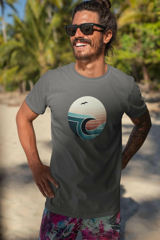 Nazaré Surf Wave organic t-shirt in gray with a vintage surf design. Made from 100% GOTS-certified cotton, perfect for eco-conscious surf lovers.